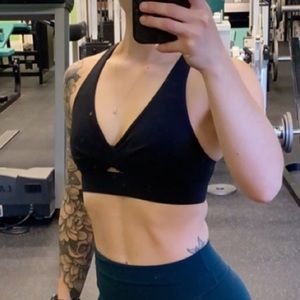 Black womens lululemon sports bra